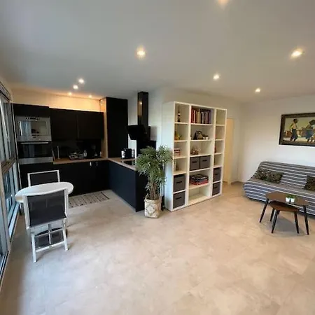 Beautiful Juan Les Pins Studio Apt With Pool Access Apartman *